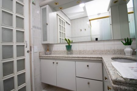 Apartamento à venda com 90m², 3 quartos e 2 vagasBanheiro