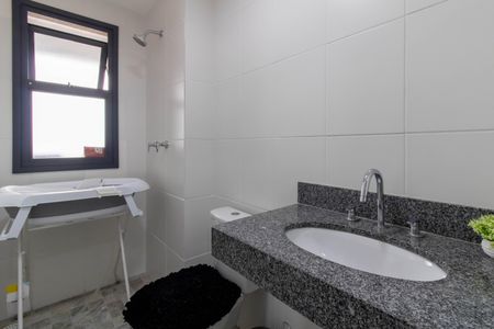 Apartamento à venda com 69m², 2 quartos e 1 vaga Apartamento à venda com 69m², 2 quartos e 1 vagaBanheiro