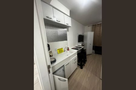 Cozinha de kitnet/studio para alugar com 1 quarto, 15m² em Vila Santa Clara, São Paulo