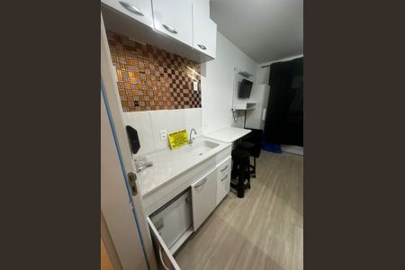 Cozinha de kitnet/studio para alugar com 1 quarto, 15m² em Vila Santa Clara, São Paulo