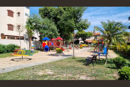 Casa de condomínio à venda com 100m², 2 quartos e 2 vagasÁrea comum - Playground