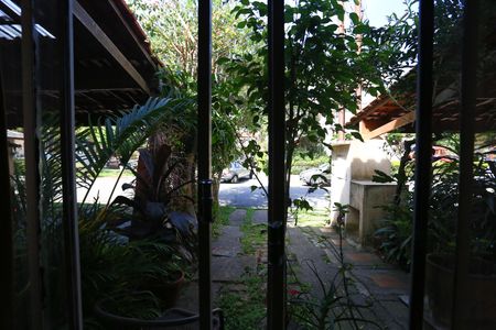 Casa de condomínio à venda com 100m², 2 quartos e 2 vagasSala