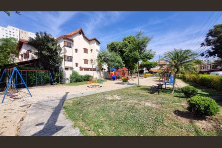 Casa de condomínio à venda com 100m², 2 quartos e 2 vagasÁrea comum - Playground