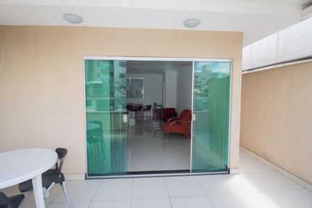 Casa à venda com 160m², 3 quartos e 2 vagasÁrea externa