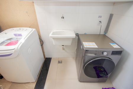 Casa à venda com 160m², 3 quartos e 2 vagasÁrea de Serviço