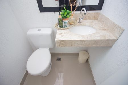 Casa à venda com 160m², 3 quartos e 2 vagasLavabo