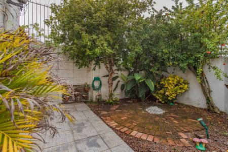 Casa à venda com 100m², 3 quartos e 2 vagasQuintal