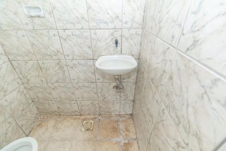 Banheiro de casa para alugar com 0 quarto, 30m² em Praça Seca, Rio de Janeiro