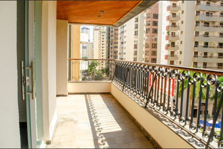 Apartamento para alugar com 270m², 4 quartos e 2 vagasVaranda da Sala