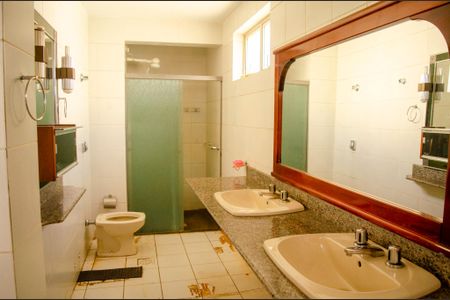 Apartamento para alugar com 270m², 4 quartos e 2 vagasBanheiro da Suíte 2