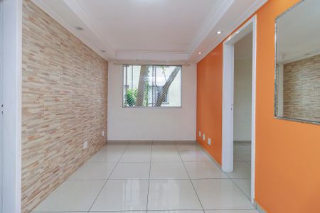 Sala de casa de condomínio para alugar com 3 quartos, 49m² em Parque Santo Antônio, São Paulo