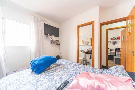 Casa à venda com 80m², 3 quartos e 2 vagasQuarto 3