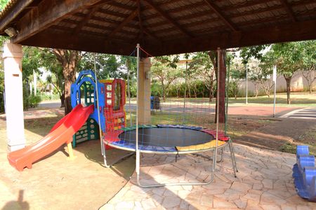 Casa de condomínio para alugar com 260m², 3 quartos e 4 vagasÁrea comum - Playground