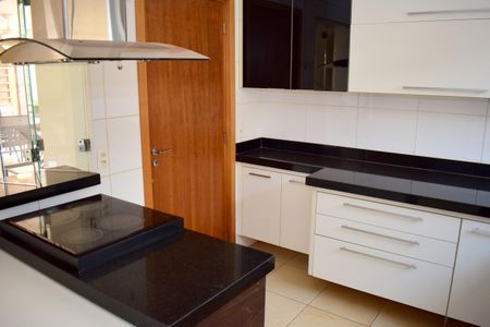 Casa de condomínio para alugar com 260m², 3 quartos e 4 vagasCozinha