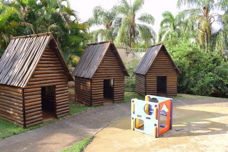 Casa de condomínio para alugar com 260m², 3 quartos e 4 vagasÁrea comum - Playground