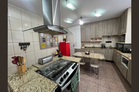Casa à venda com 190m², 3 quartos e 2 vagasCozinha