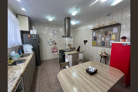 Casa à venda com 190m², 3 quartos e 2 vagasCozinha