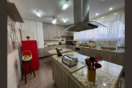 Casa à venda com 190m², 3 quartos e 2 vagasCozinha