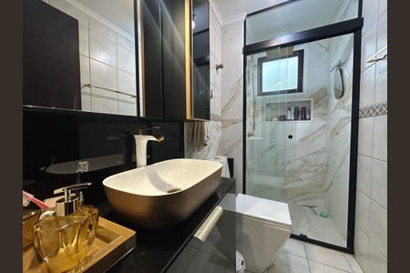 Banheiro de apartamento à venda com 1 quarto, 42m² em Vila Rosa, Novo Hamburgo