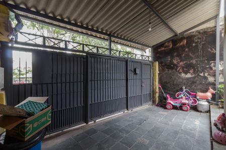 Casa à venda com 300m², 4 quartos e 1 vagaGaragem