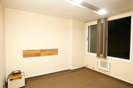 Quarto 1 de apartamento à venda com 3 quartos, 84m² em Centro Histórico, Porto Alegre