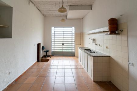 Casa à venda com 202m², 4 quartos e 2 vagas Casa à venda com 202m², 4 quartos e 2 vagasCozinha do Salão