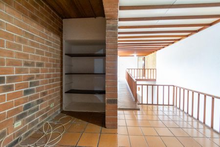 Casa à venda com 202m², 4 quartos e 2 vagas Casa à venda com 202m², 4 quartos e 2 vagasSalão de festas