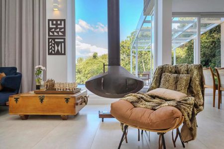 Casa para alugar com 347m², 4 quartos e 5 vagasSala