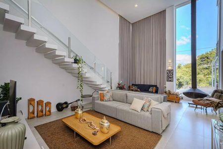 Casa para alugar com 347m², 4 quartos e 5 vagasSala