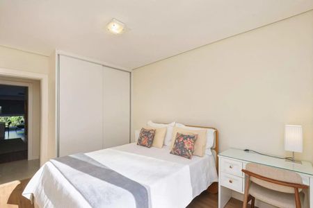 Casa para alugar com 347m², 4 quartos e 5 vagasSuíte 2