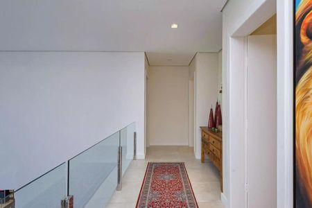 Casa para alugar com 347m², 4 quartos e 5 vagasCorredor