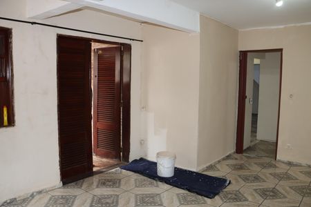 Sala de casa para alugar com 2 quartos, 70m² em Centro, Cotia