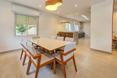 Apartamento para alugar com 209m², 5 quartos e 1 vagaSala