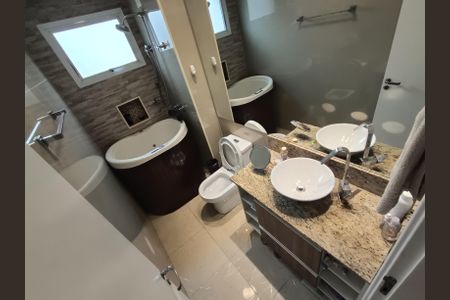 Apartamento à venda com 73m², 2 quartos e 1 vaga Apartamento à venda com 73m², 2 quartos e 1 vagaBanheiro Social