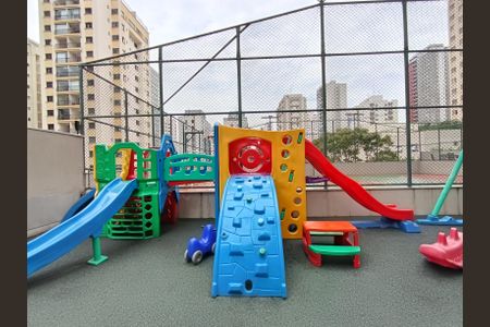 Apartamento à venda com 73m², 2 quartos e 1 vaga Apartamento à venda com 73m², 2 quartos e 1 vagaÁrea comum - Playground