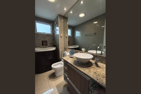 Apartamento à venda com 73m², 2 quartos e 1 vaga Apartamento à venda com 73m², 2 quartos e 1 vagaBanheiro Social