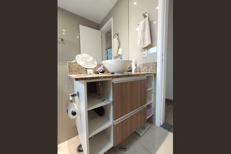 Apartamento à venda com 73m², 2 quartos e 1 vaga Apartamento à venda com 73m², 2 quartos e 1 vagaBanheiro Social