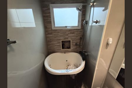 Apartamento à venda com 73m², 2 quartos e 1 vaga Apartamento à venda com 73m², 2 quartos e 1 vagaBanheiro Social