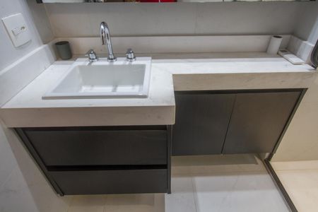 Apartamento para alugar com 190m², 3 quartos e 4 vagas Apartamento para alugar com 190m², 3 quartos e 4 vagasBanheiro da Suíte 2