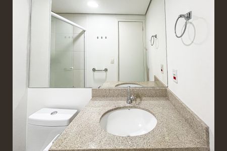 Apartamento à venda com 66m², 2 quartos e 1 vaga Apartamento à venda com 66m², 2 quartos e 1 vagaBanheiro da Suíte