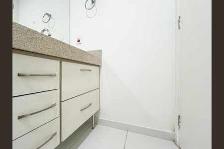 Apartamento à venda com 66m², 2 quartos e 1 vaga Apartamento à venda com 66m², 2 quartos e 1 vagaBanheiro da Suíte