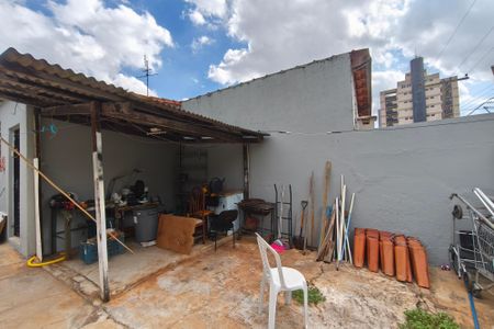 Casa para alugar com 300m², 3 quartos e 3 vagas Casa para alugar com 300m², 3 quartos e 3 vagasQuintal - Fundos