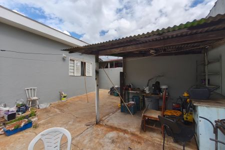 Casa para alugar com 300m², 3 quartos e 3 vagas Casa para alugar com 300m², 3 quartos e 3 vagasQuintal - Fundos