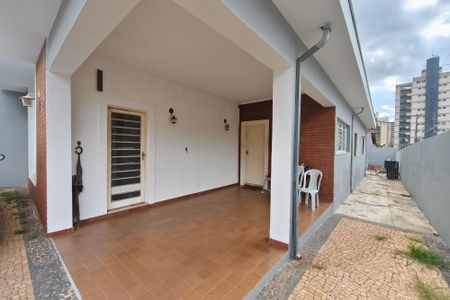 Casa para alugar com 300m², 3 quartos e 3 vagas Casa para alugar com 300m², 3 quartos e 3 vagasQuintal - Garagem