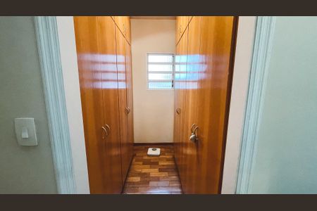 Casa à venda com 350m², 3 quartos e 4 vagas Casa à venda com 350m², 3 quartos e 4 vagasCloset da suíte 3