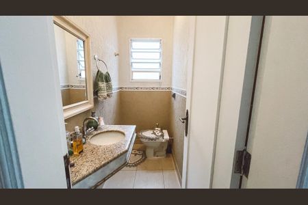 Casa à venda com 350m², 3 quartos e 4 vagas Casa à venda com 350m², 3 quartos e 4 vagasLavabo