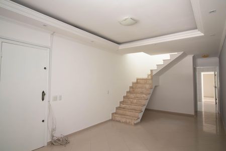 Casa à venda com 120m², 3 quartos e 2 vagas Casa à venda com 120m², 3 quartos e 2 vagasSala