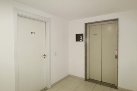 Apartamento à venda com 79m², 3 quartos e 1 vagaCorredor