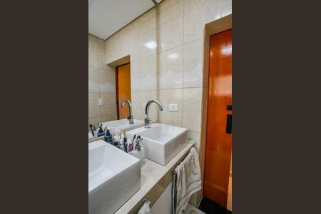 Casa à venda com 400m², 3 quartos e 2 vagasBanheiro da Suíte