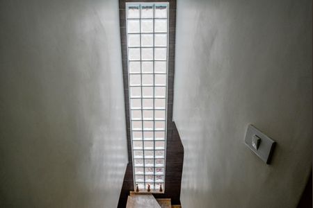 Casa à venda com 400m², 3 quartos e 2 vagasEscada